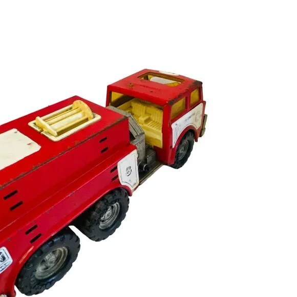 Vintage Large Tonka Toy Fire Truck Red Metal Plastic Model Rusty 1986 MetalSo